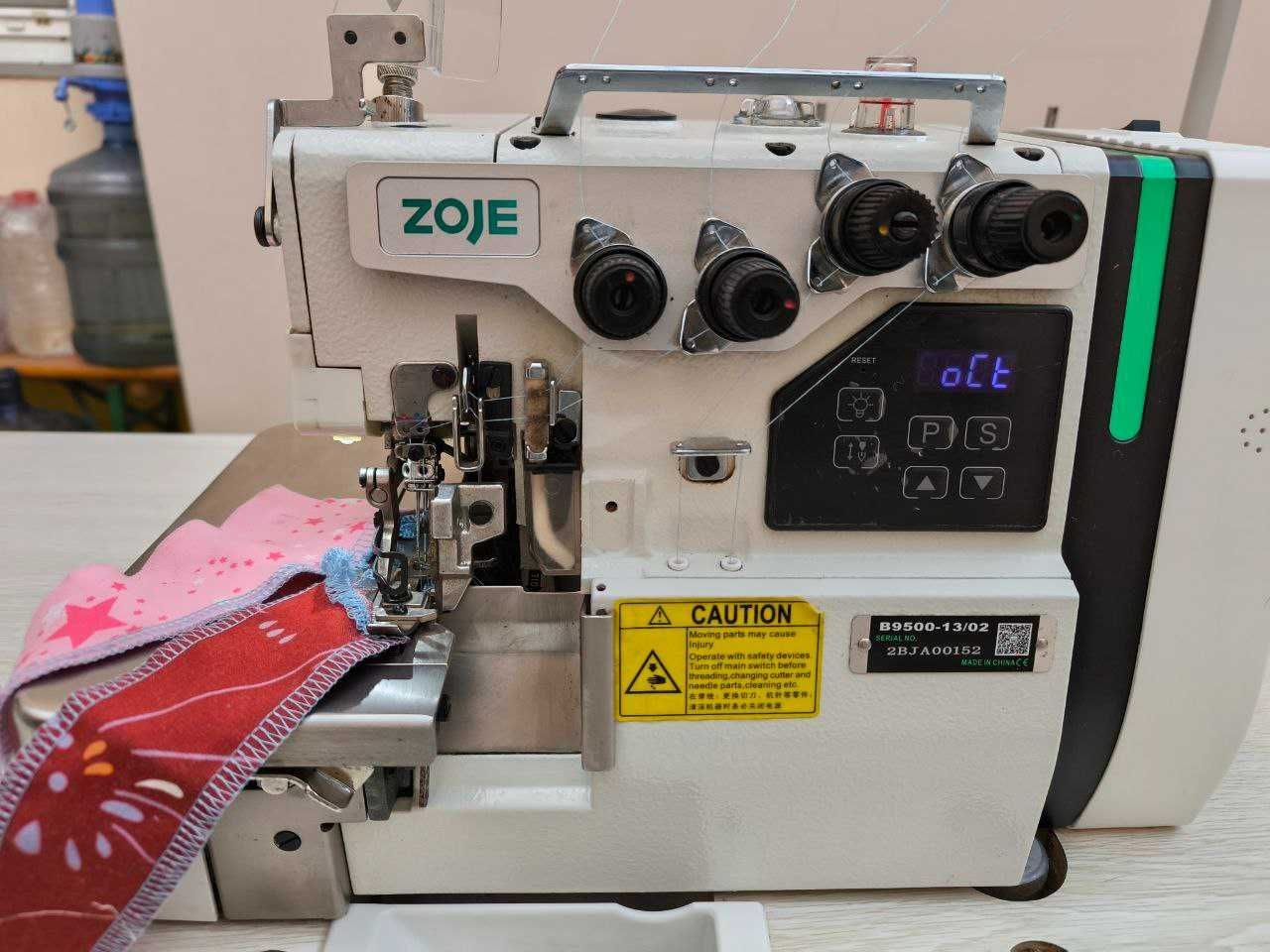 Промисловий 4 нитковий оверлок ZOJE B9500-13-02
