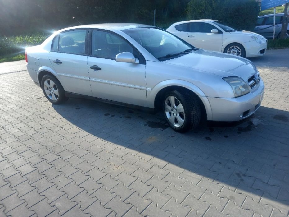 Sprzedma vectre c 1.8 benzyna