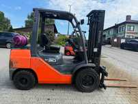 wózek widłowy TOYOTA 02-8FGF30 LPG 3000kg 3.30m przesuw 1550mtg 2008'