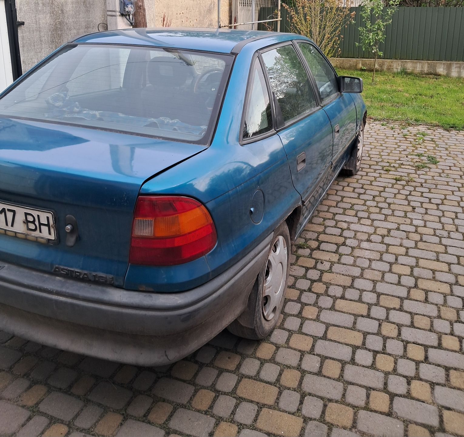 Продам Опель Астра  f 1.6l