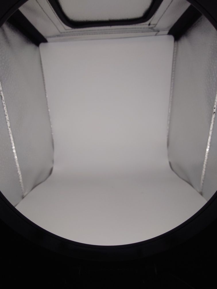 Namiot bezcieniowy 30x30x30 Pudło Fotograficzne z oświetleniem 8x TŁO