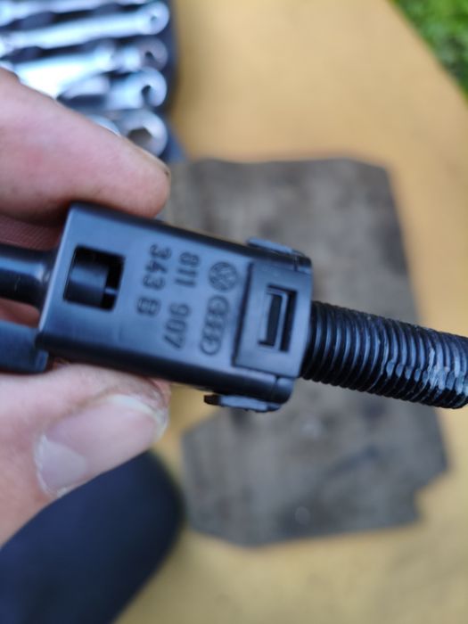 Passat B4, B5 czujnik sprzęgła tempomatu