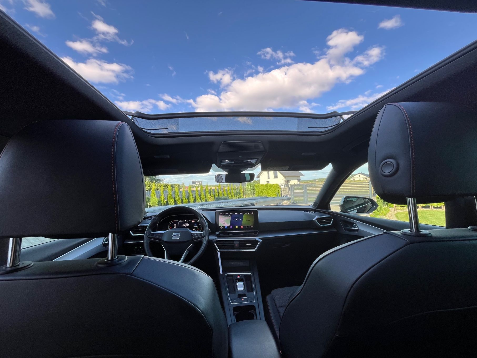 Seat Leon FR-Panorama-LED-Hak-Asystenci jazdy-Virtual-DSG-Beats Audio