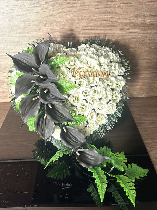 NOWY Wieniec nagrobny, biało czarny z podświetleniem LED