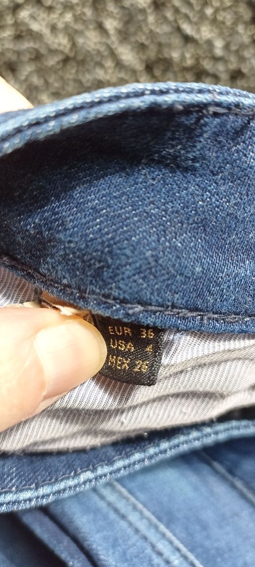 Calças ganga Slim fit Massimo Dutti, tamanho 36 só 7€
