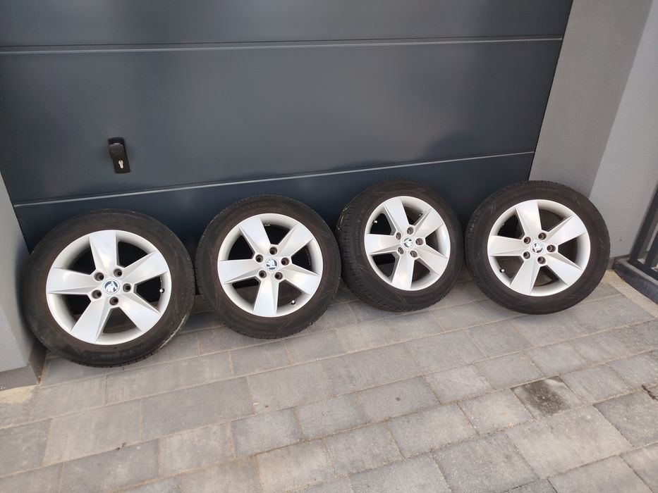 Opony letnie z felgami Skoda 16 cali