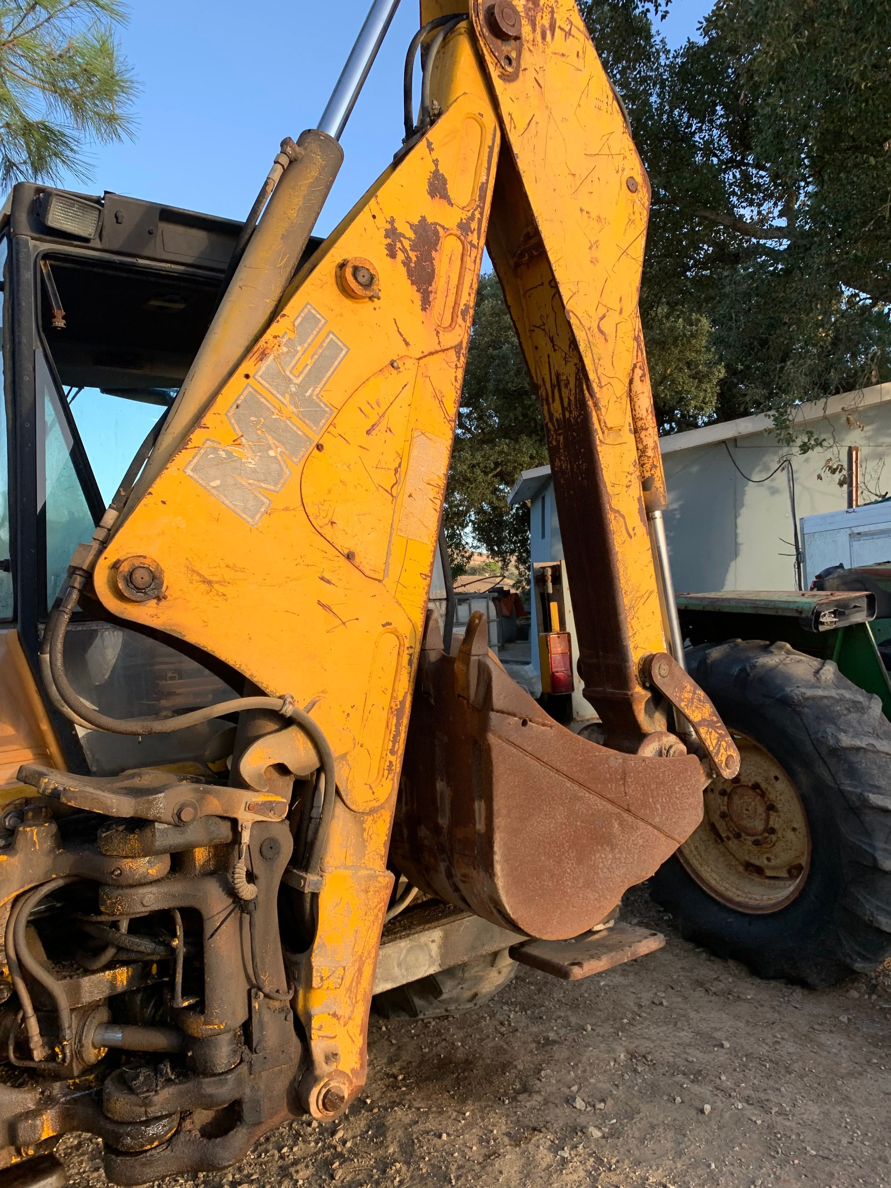 Retroescavadora fermec