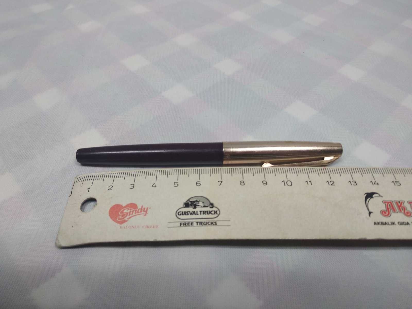 Перьевая ручка чернильная, с золотым пером. Китай .