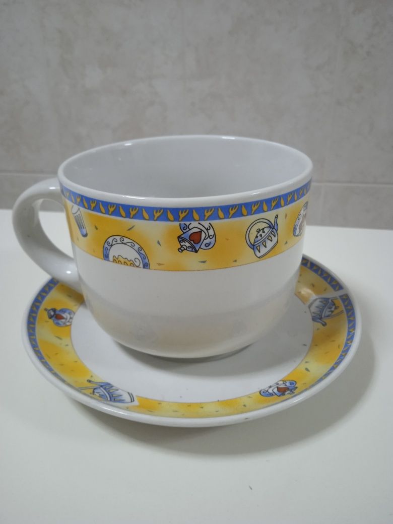 Vendo canecas  com prato ,ou sem prato