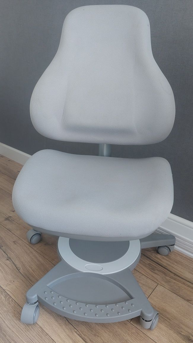 Krzeslo rosnące dla dziecka (fotel ergonomiczny)
