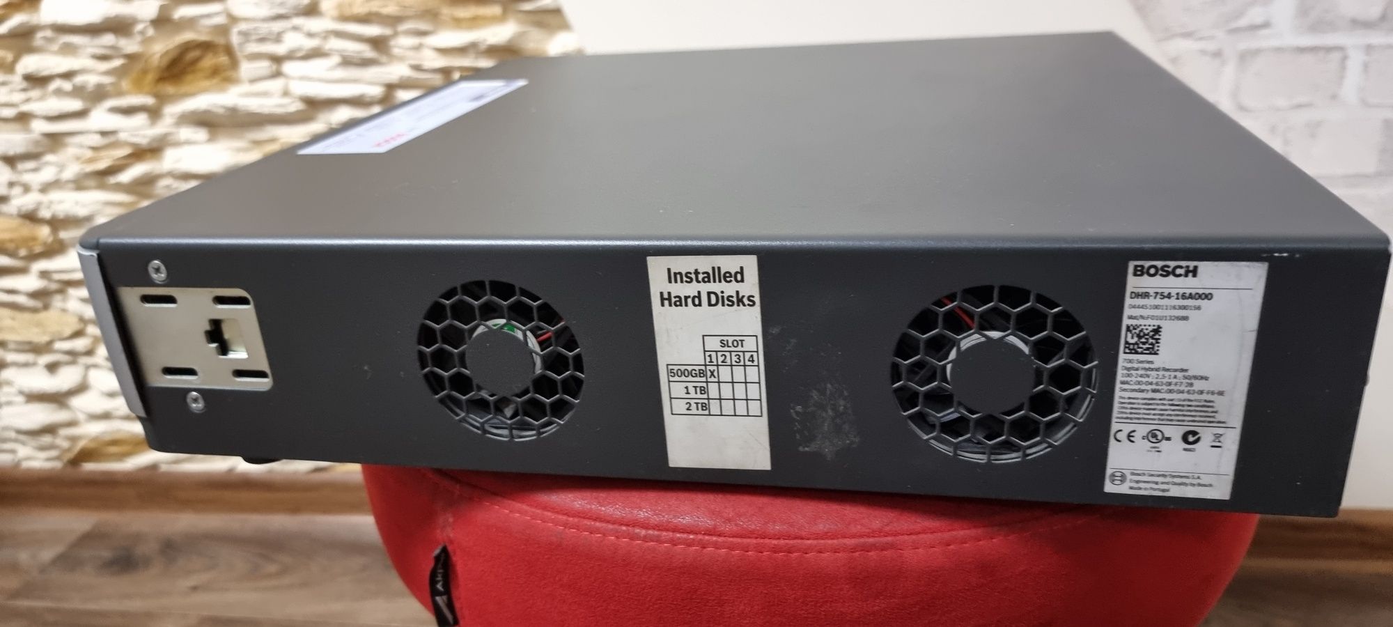 Цифровой гибридный видеорегистратор  Bosh  HDR-754-16A000.