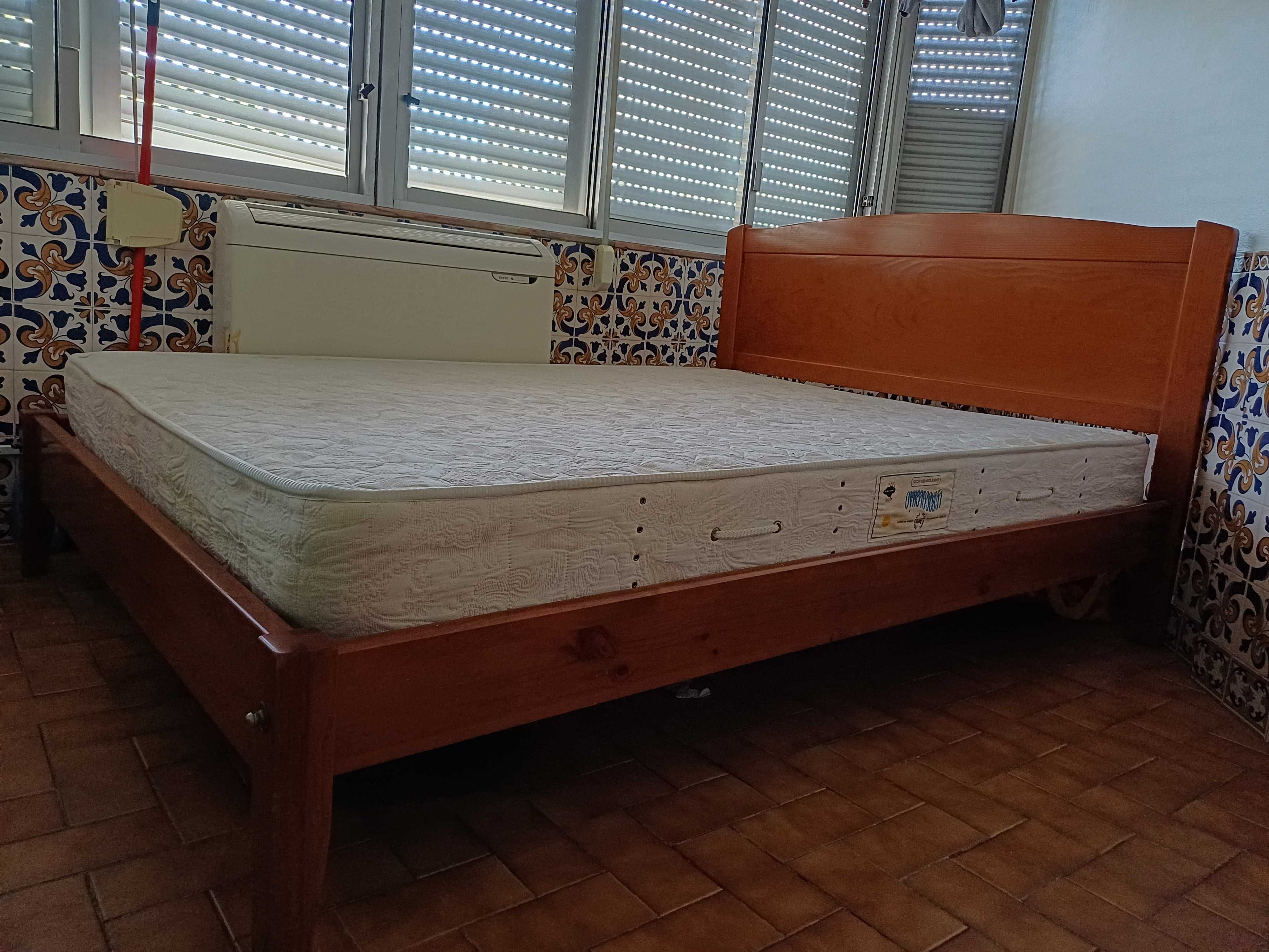 Cama Casal com colchão