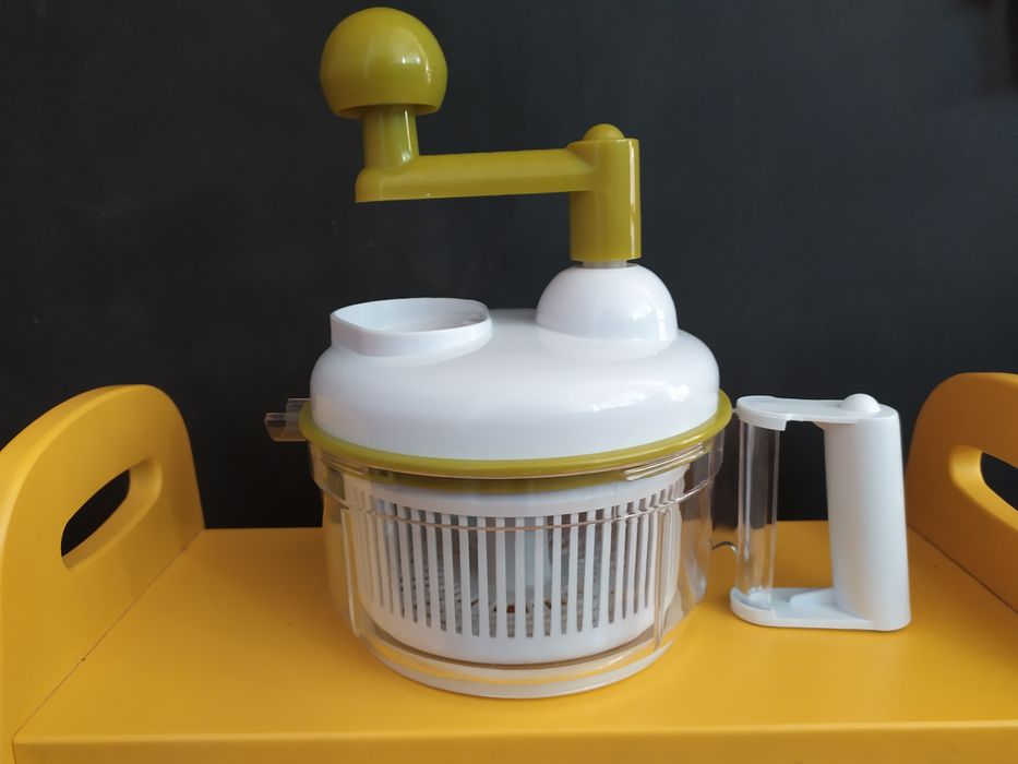 Ręczny wielofunkcyjny robot kuchenny 4w1