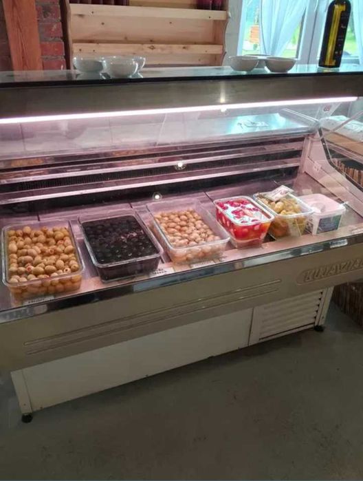 Lady i witryny chłodnicze