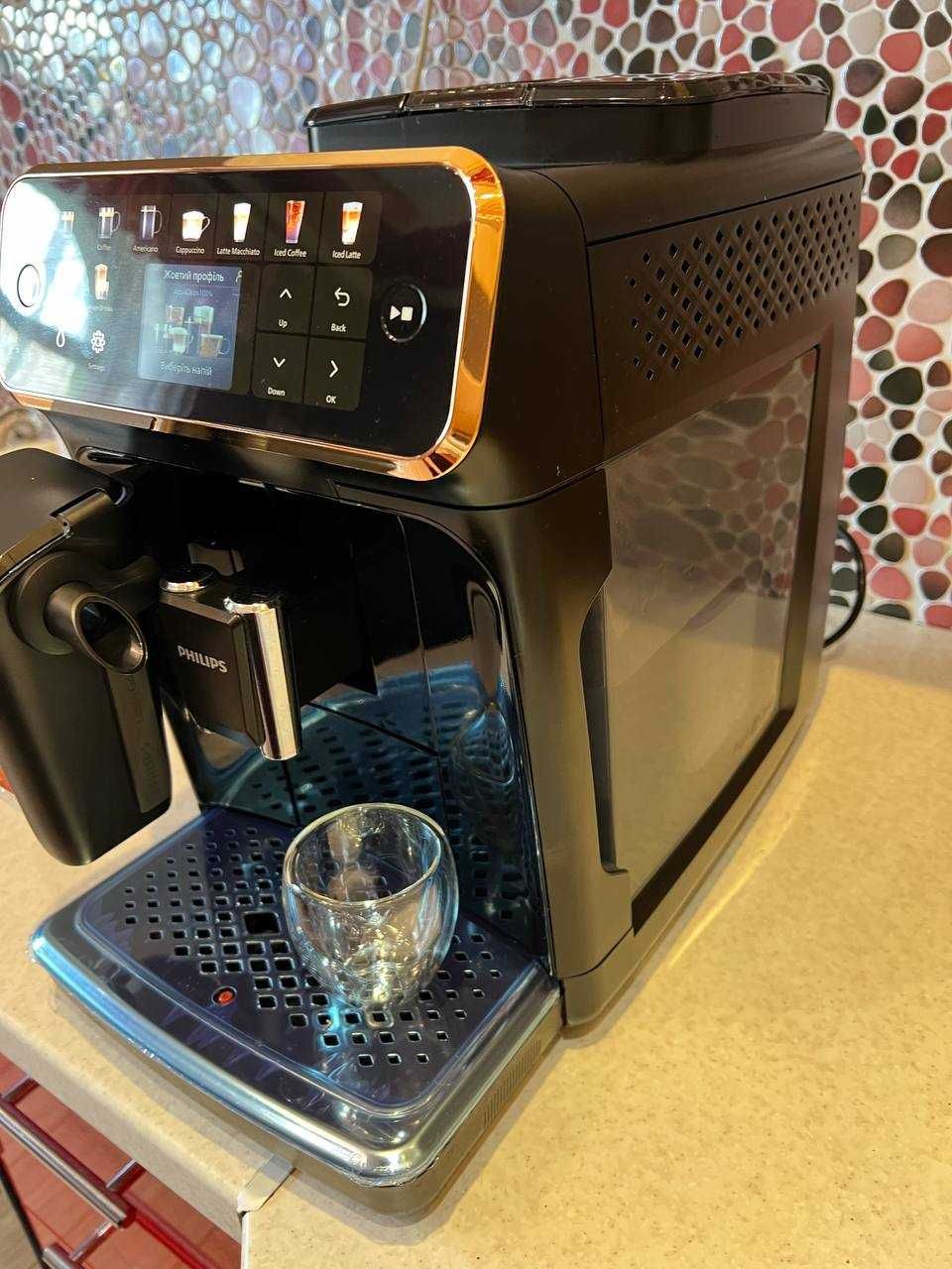 Кавова машина/кавомашинка Philips 5500 series LatteGo