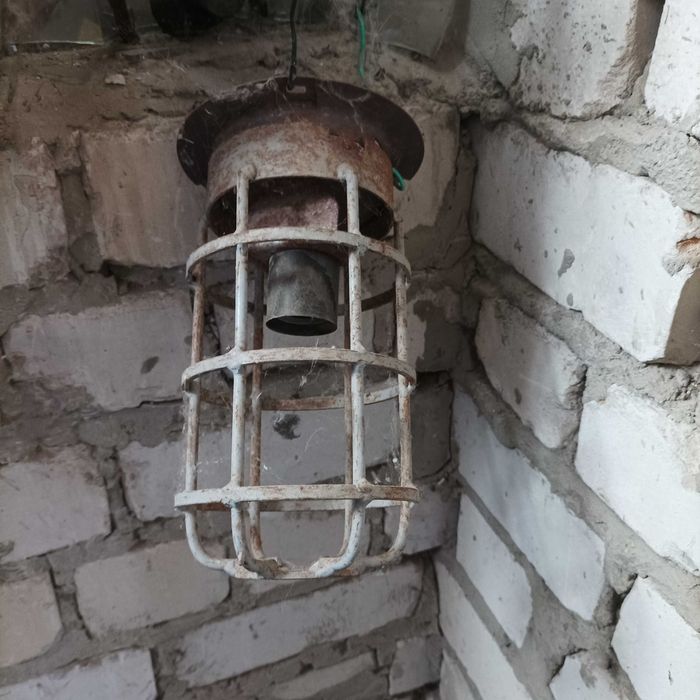 Светильник уличный, старый