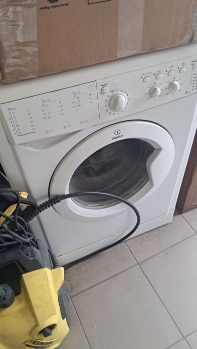 Пральна машинка бу INDESIT
