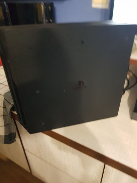 Ps4 pro 7016b sprzedam