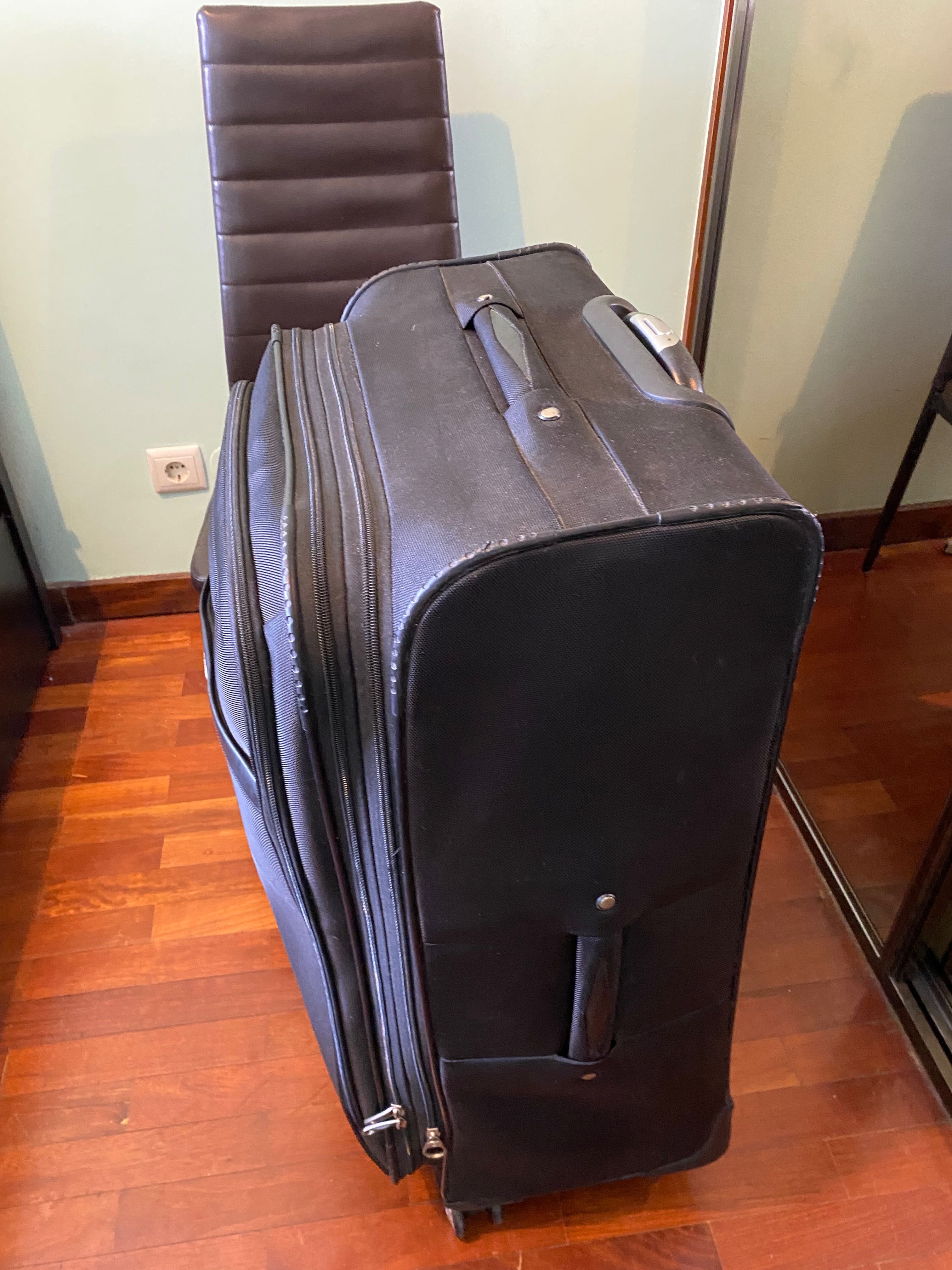 Mala de viagem samsonite preta 32kg grande