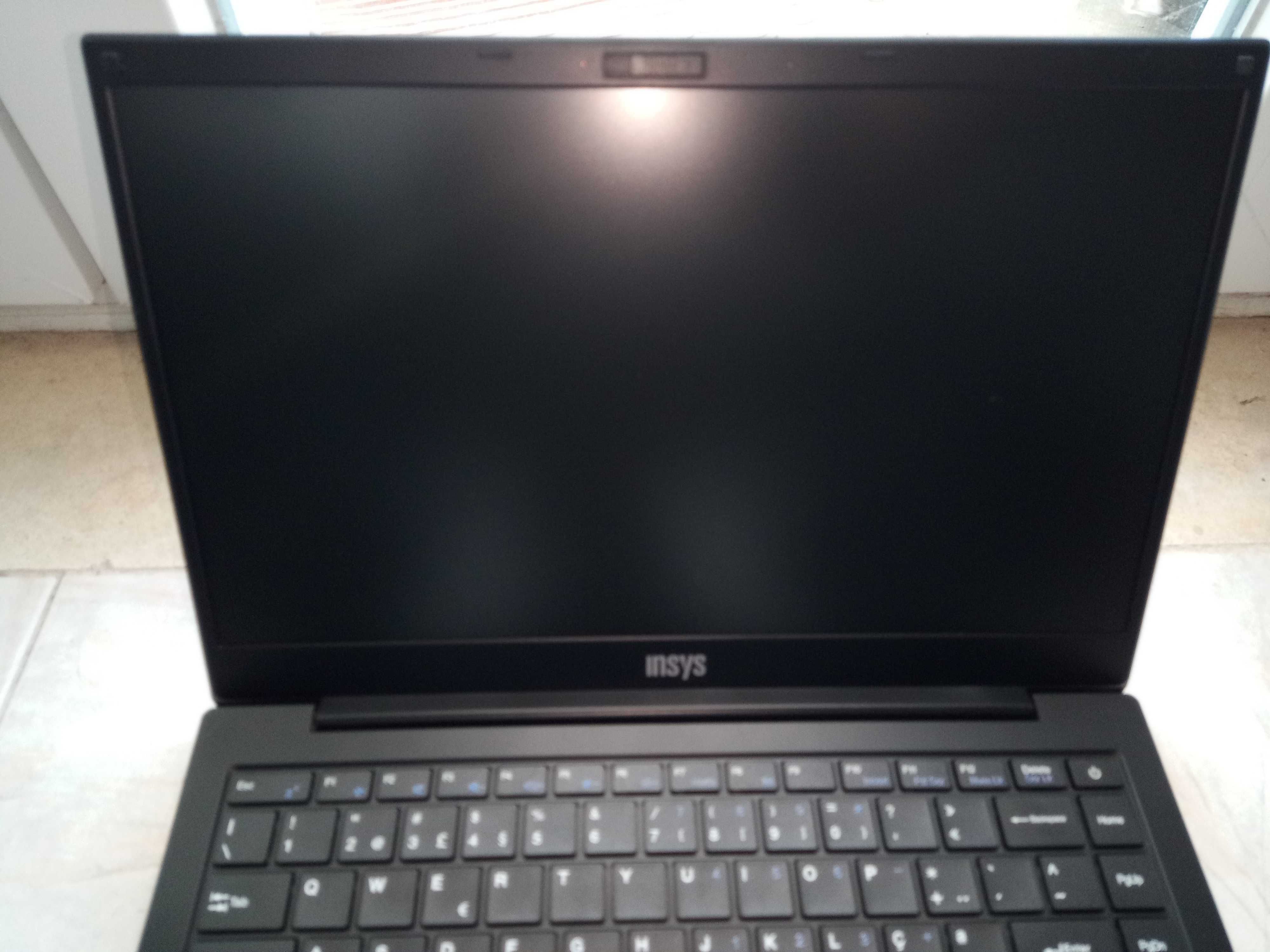Portátil INSYS PT1-140C - 14'' - Intel Core i3-10th Gen