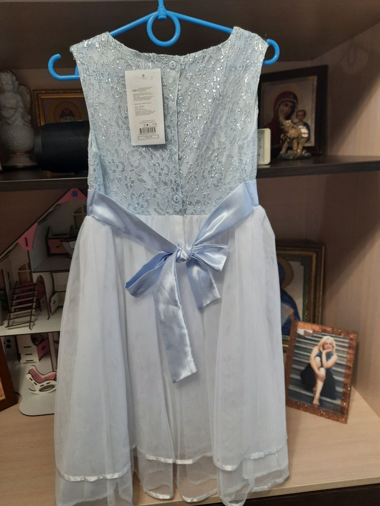 Платье новое, нежно-голубого цвета, нарядное для девочки