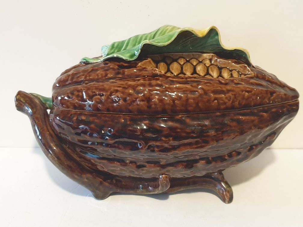 Antiga bomboneira - majolica francesa - fruto de cacau -