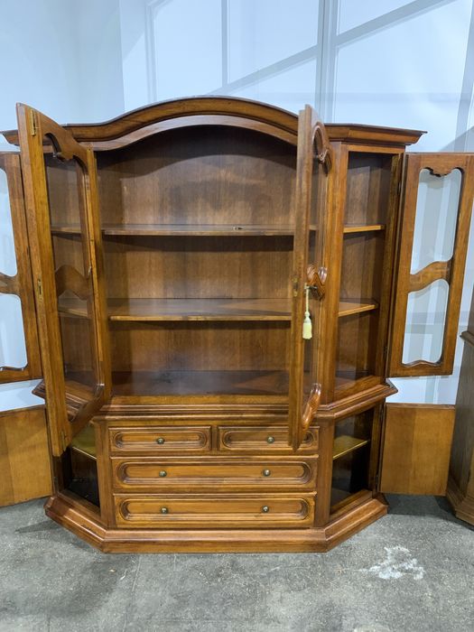 Вітрина, стінка, креденс, сервант, стенка, комод