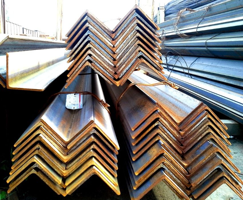 Уголок стальной Г/к-20,25,32,45,50,63,75,80,90,100,110,125,140,160 мм