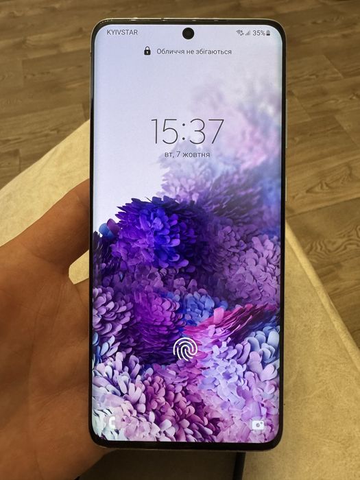 Samsung S20 plus новий