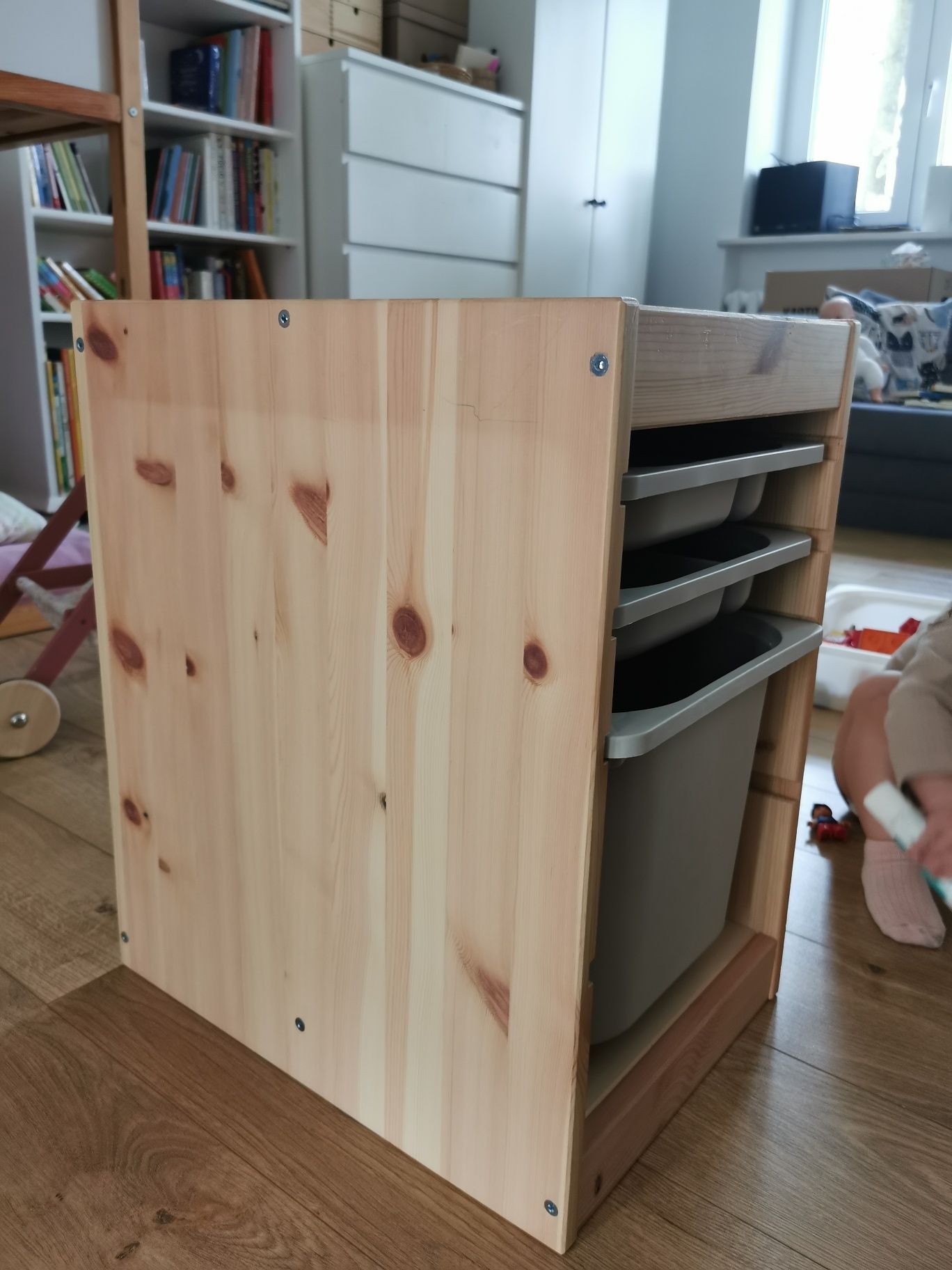 Ikea trofast regał z pojemnikami + szafka wisząca
