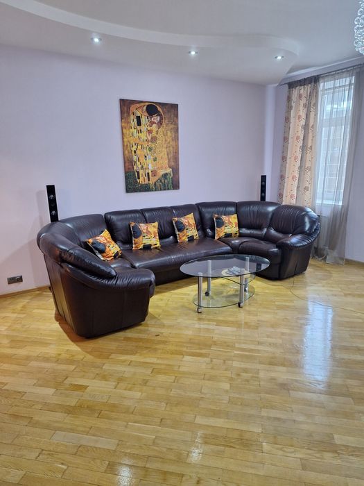 ПРОДАМ 3х-комнатную квартиру ул. АНТОНОВИЧА 140 м. Палац Україна