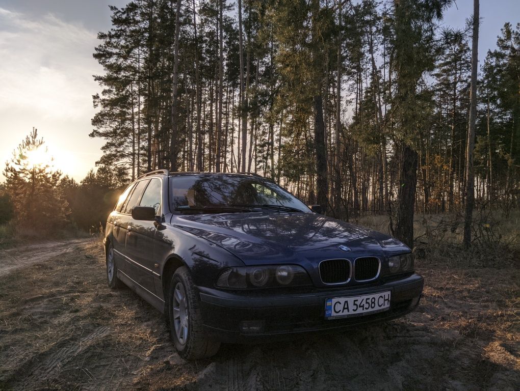 Продам BMW 520i turing