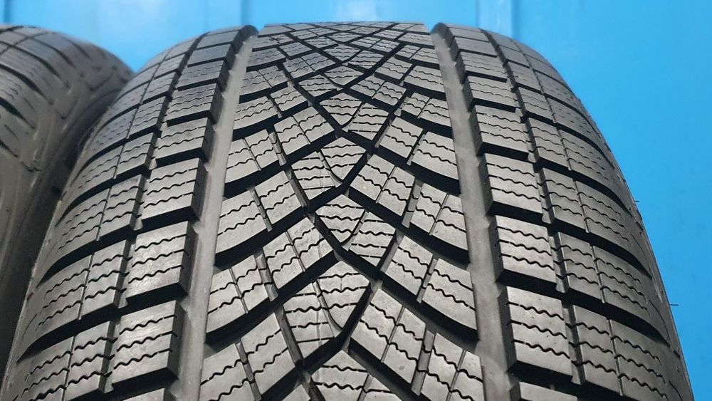 255/55 R19 Sprzedam opony zimowe Goodyear ! Zapraszam
