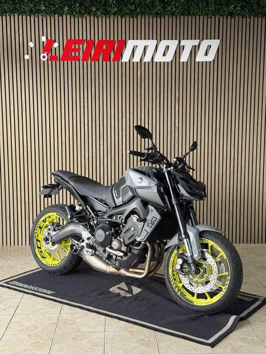 Yamaha MT-09 Night Fluo