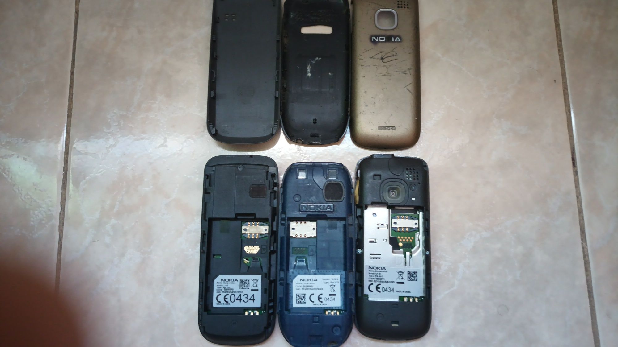 Tres Nokia telemoveis