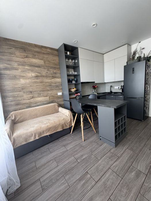 Повноцінна 2к квартира з ремонтом