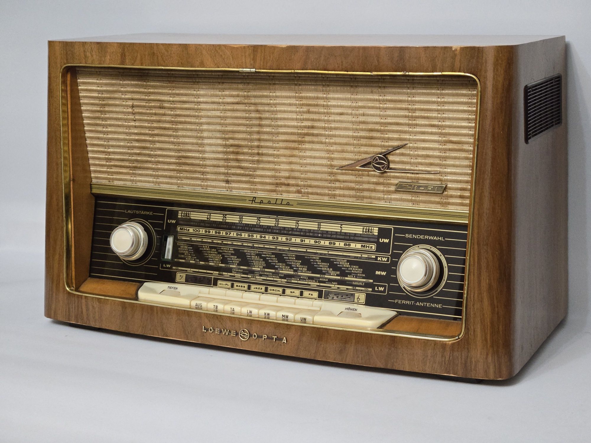 Rádio antigo reparado Loewe-Opta