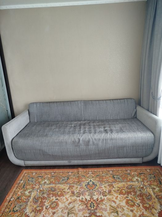 Продам б/ диван.