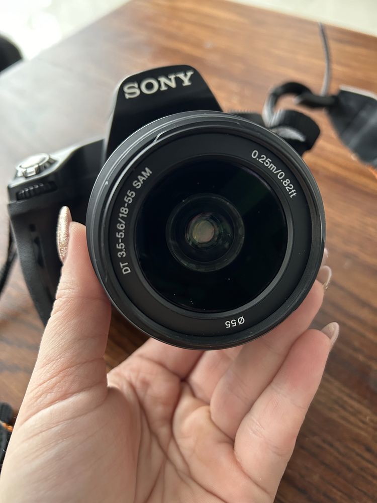 Aparat lustrzanka Sony A290 z obiektywem