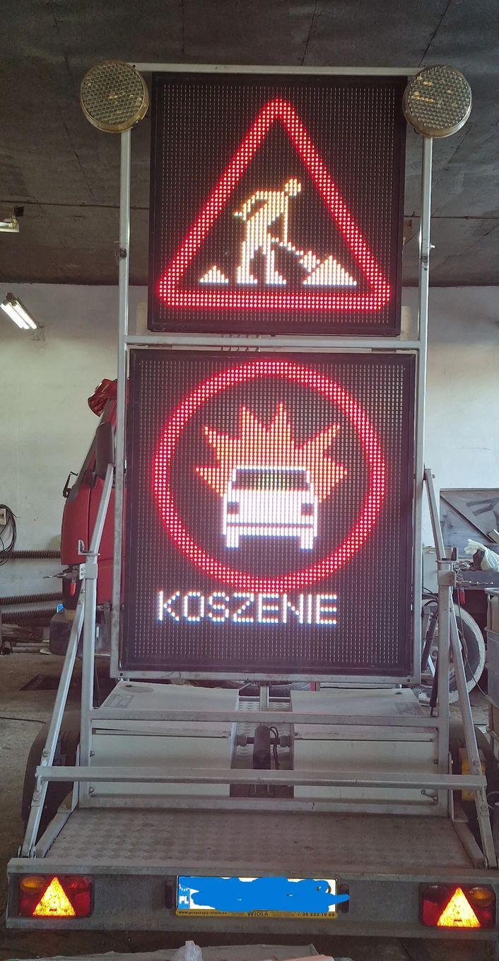 Mobilna przyczepa VMS  Mobilna przyczepka VMS