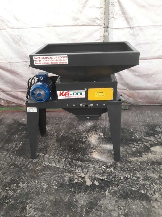 Zgniatacz Gniotownik do ziarna zboża kukurydzy grochu śrutownik Młyn