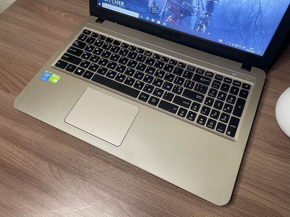 Ігровий ноутбук Asus/ 8GB/i5-5200/SSD+HDD/Geforce GT 920 2 GB