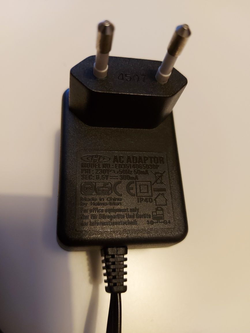AC adaptor ladowarka