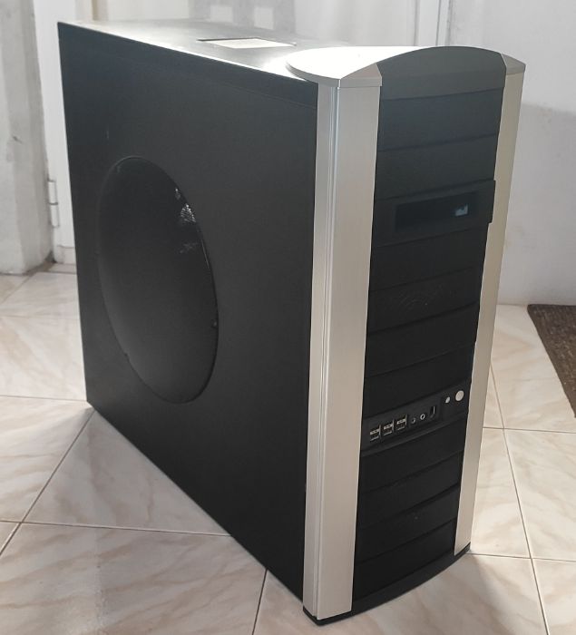 Caixa ATX Cooler Master CM Stacker STC-T01