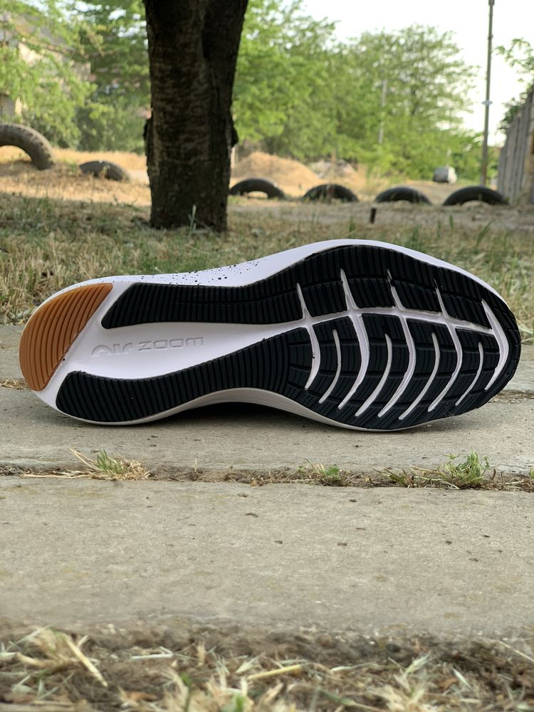 Кроссовки в стиле Nike Winflo 8 Shield (41-45) мужские белые • беговые