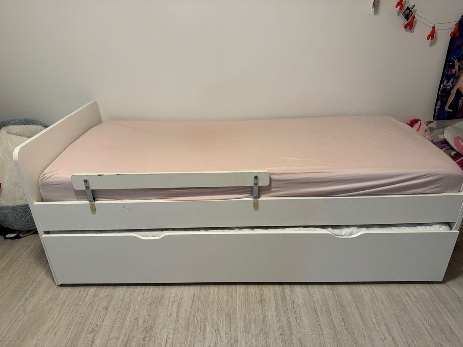 Łóżko Ikea z wysuwanym dodatkowym spaniem