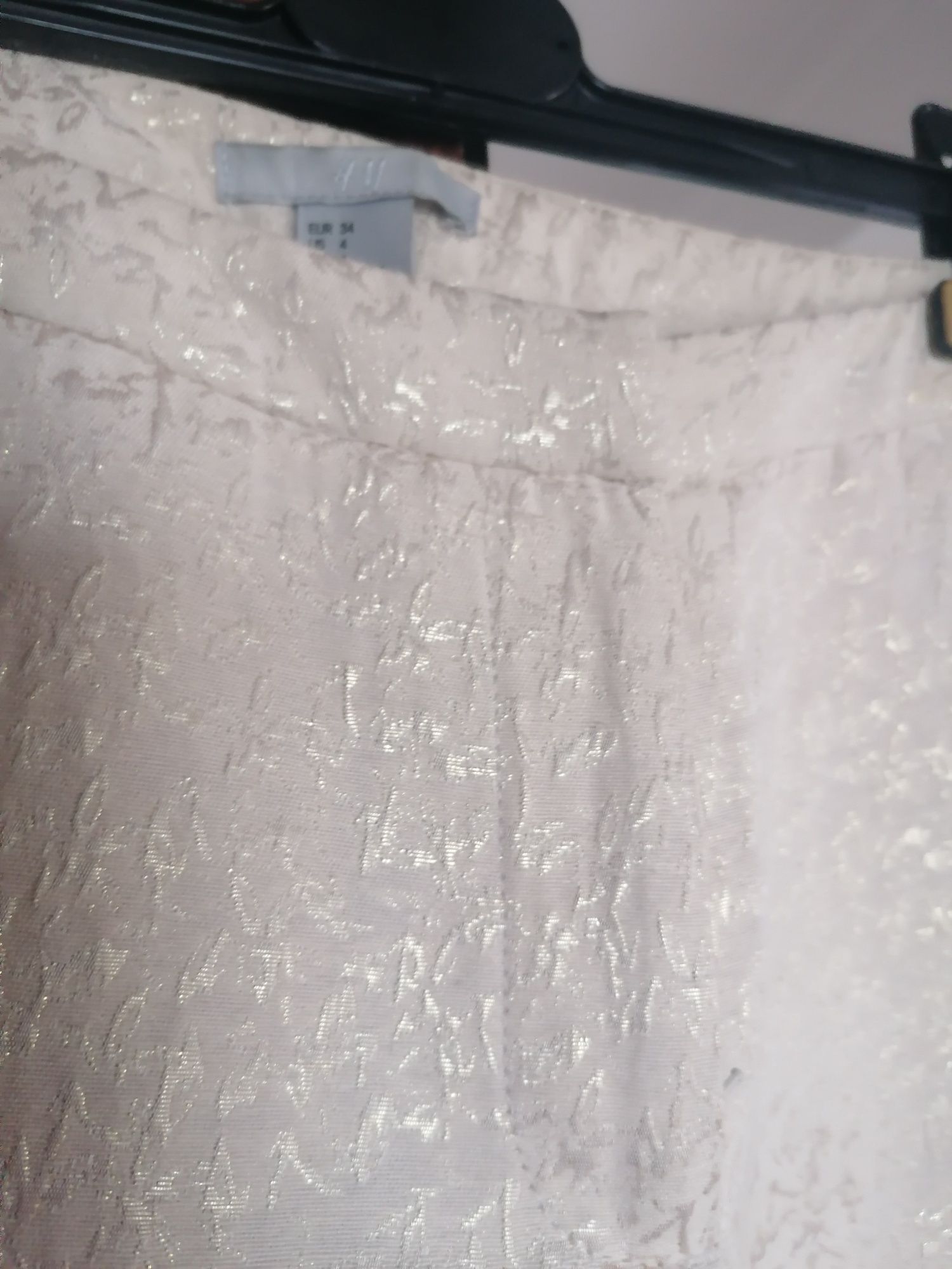 Calça com detalhes