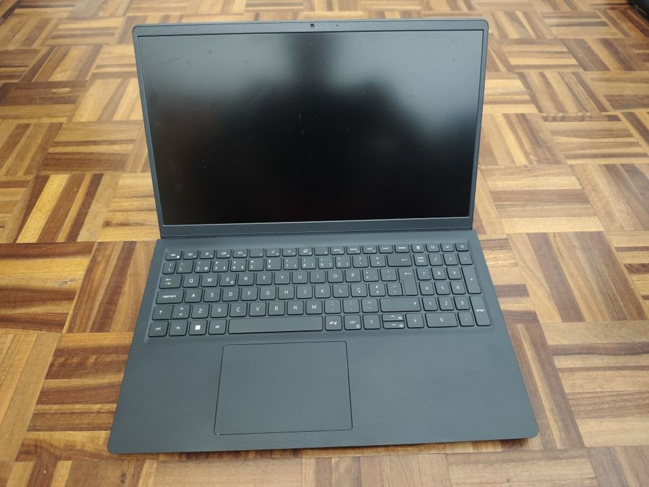 Laptop Dell Vostro 3520