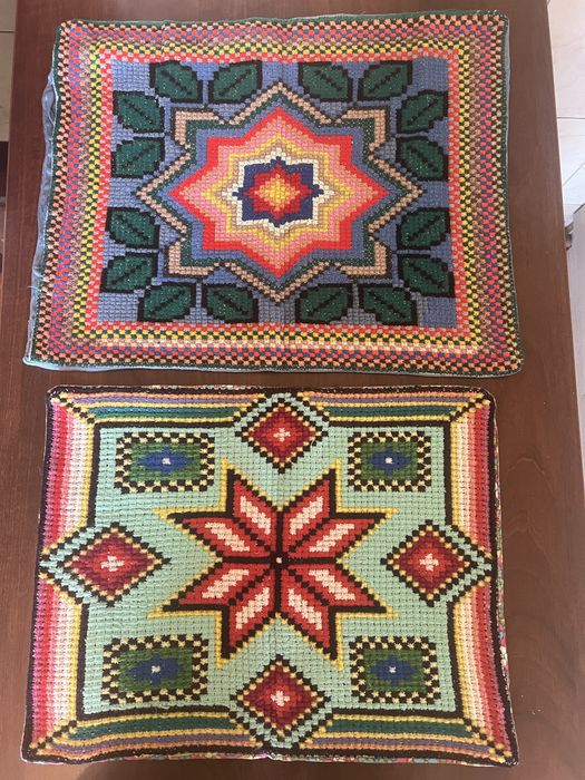 Sprzedam poszewki na poduszki wlasnorecznie wyszywane z czasów PRL