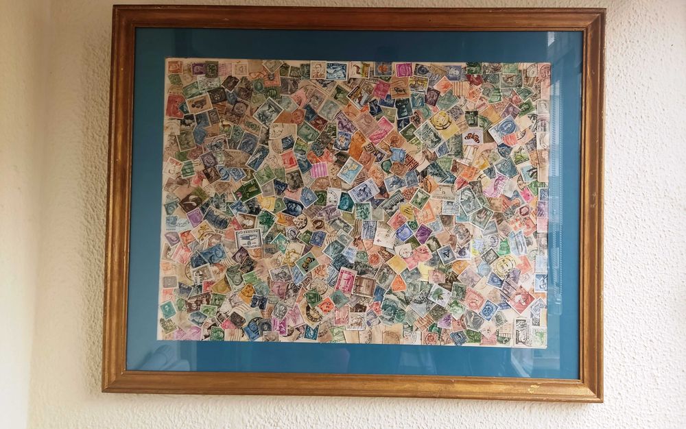 Moldura com selos originais